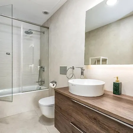 شقة Front Line In The Edge With Sea Views *