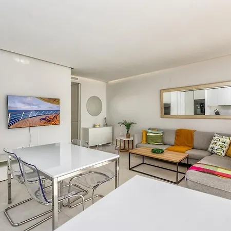 Front Line In The Edge With Sea Views Estepona