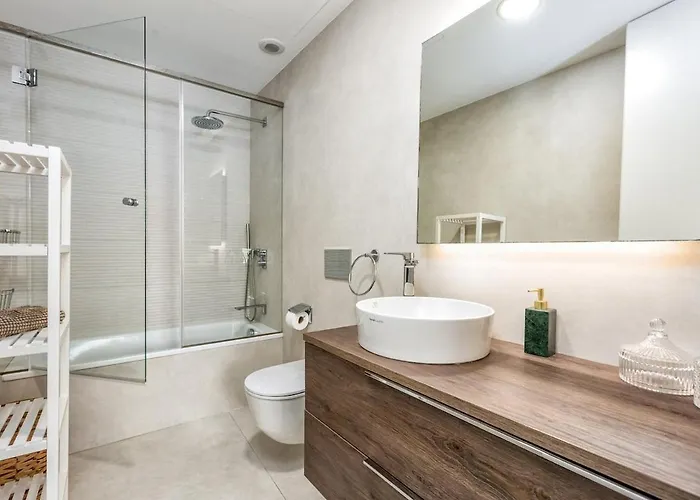 Апартаменты Front Line In The Edge With Sea Views *