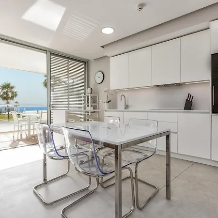 Lejlighed Front Line In The Edge With Sea Views